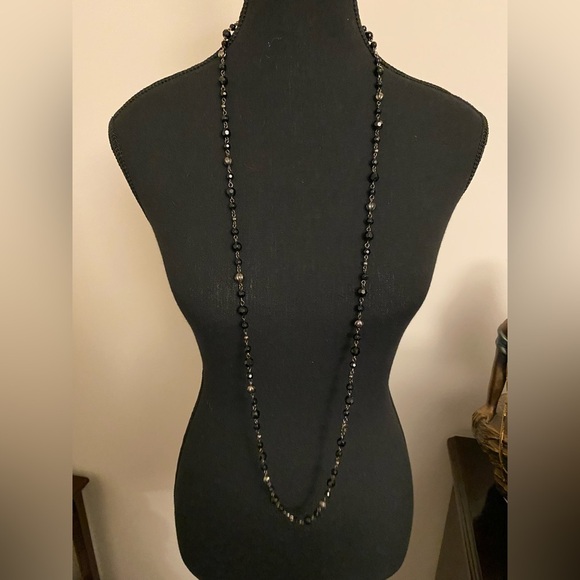 Long black beaded chain. - Picture 2 of 4